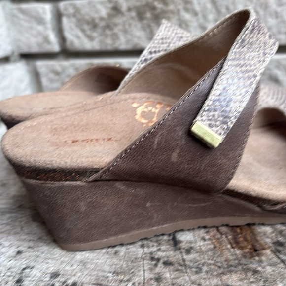 Aetrex Brynn Wedge Adjustable Strap Snakeprint Leather Sandals Sz 8.5 - Picture 8 of 10